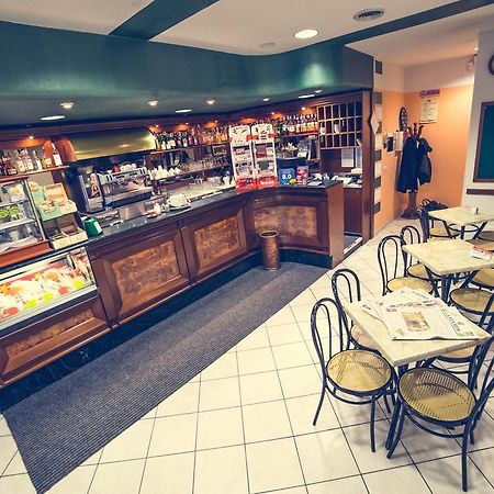 Hotel La Gaietta Millesimo ภายนอก รูปภาพ
