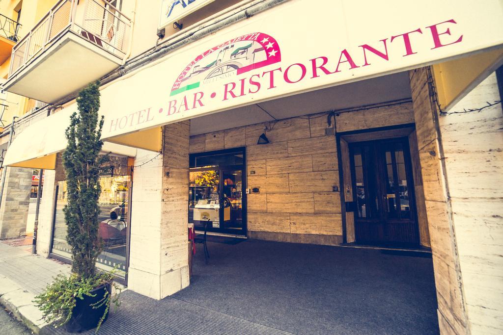 Hotel La Gaietta Millesimo ภายนอก รูปภาพ