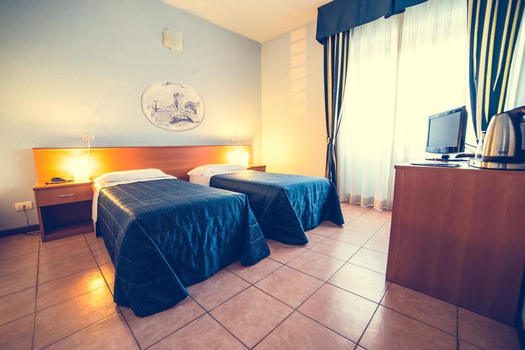 Hotel La Gaietta Millesimo ภายนอก รูปภาพ