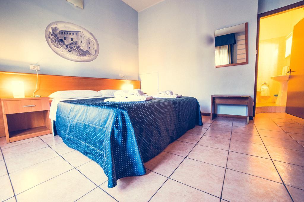 Hotel La Gaietta Millesimo ห้อง รูปภาพ