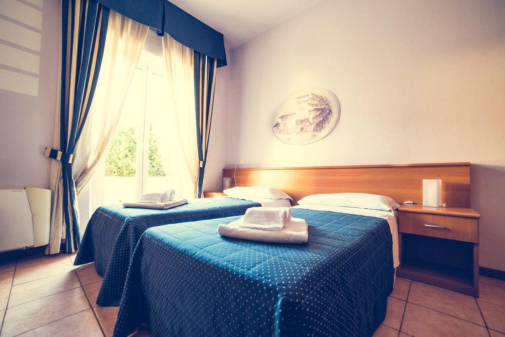 Hotel La Gaietta Millesimo ห้อง รูปภาพ
